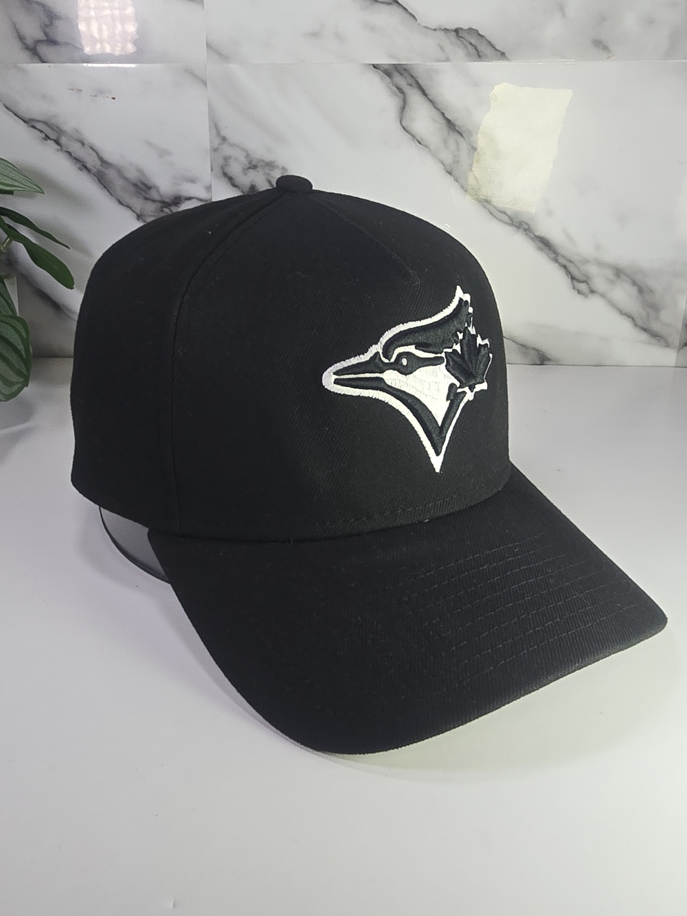 Blue Jays Cap. New Era Black Cap with White Blue Jay Logo